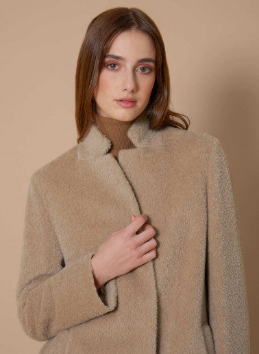 Mantel mit umklappbarem Reverskragen aus Wolle und Alpaka in dunkel Beige